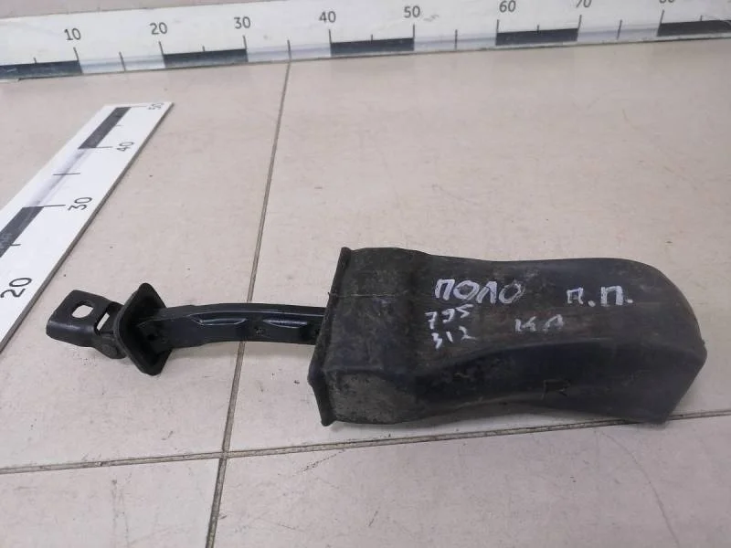 Ограничитель двери Volkswagen Polo (Sed RUS) 2011>