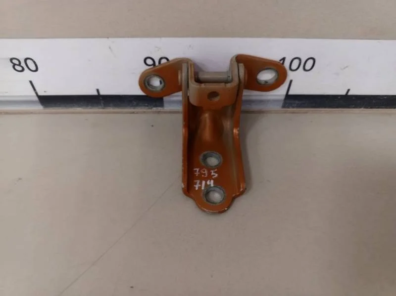 Петля двери передней правой нижняя Kia Sportage 3 (SL) 2010-2015