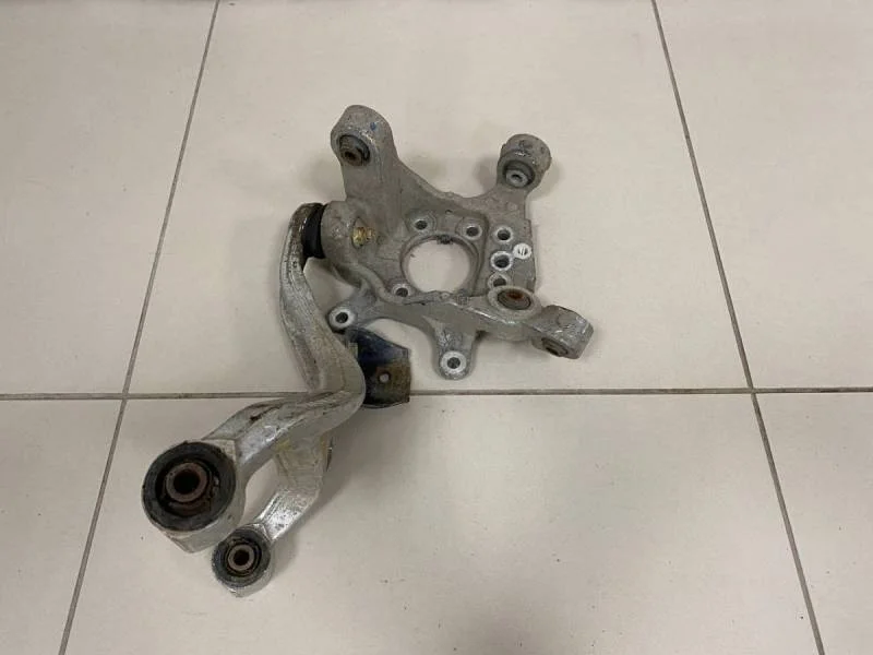 Кулак поворотный задний левый Nissan Teana J32 2008-2013