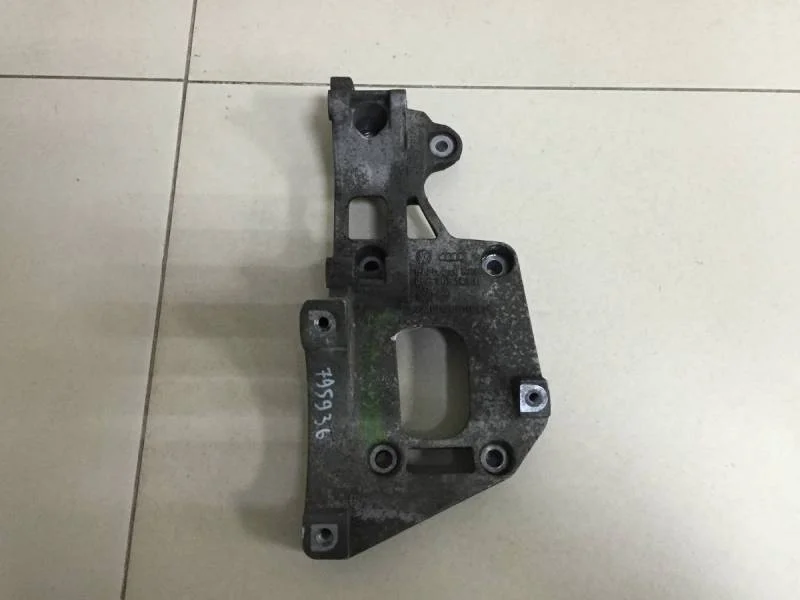 Кронштейн генератора Audi A3 (8P) 2004-2013