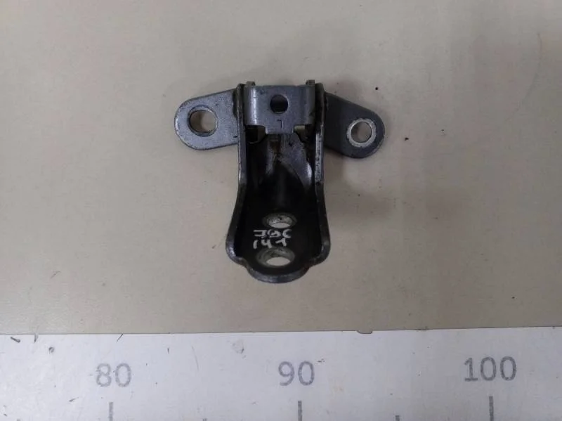 Петля двери задней левой нижняя Hyundai ix35 (LM) 2010-2015