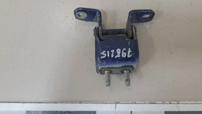 Петля двери задней правой верхняя Suzuki Grand Vitara 2005-2015