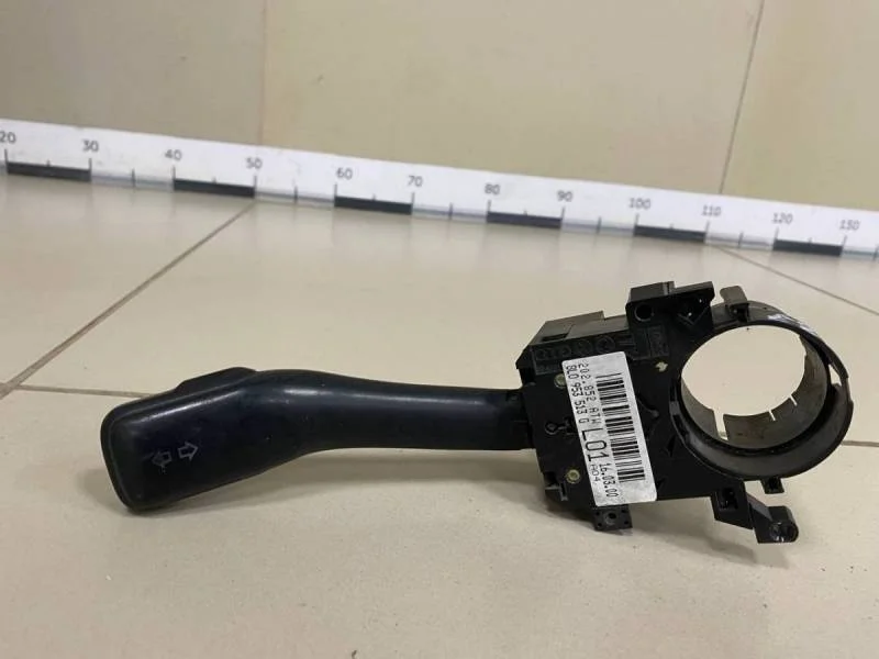 Переключатель поворотов подрулевой Audi A6 (C5) 1997-2005