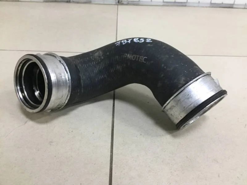 Патрубок интеркулера Mercedes-Benz C-Class (W203) 2000-2007