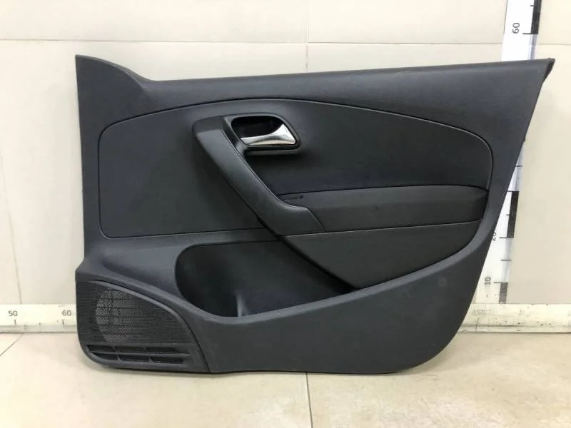 Обшивка двери передней правой Volkswagen Polo (Sed RUS) 2011>