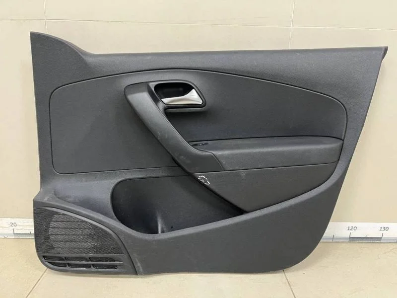 Обшивка двери передней правой Volkswagen Polo (Sed RUS) 2011>