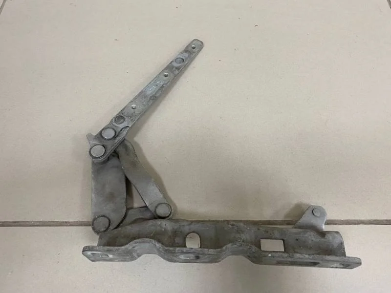 Петля капота правая Mercedes-Benz C-Class (W203) 2000-2007