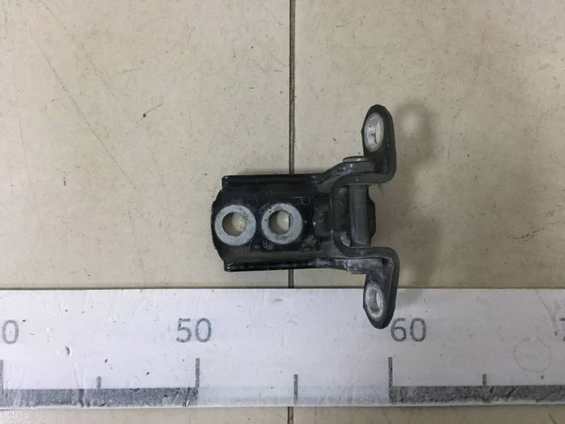 Петля двери задней левой нижняя Nissan Qashqai (J10) 2006-2013