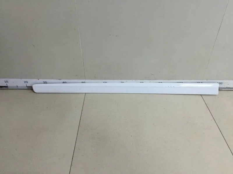 Молдинг передней левой двери Volkswagen Tiguan (5N1) 2007-2011