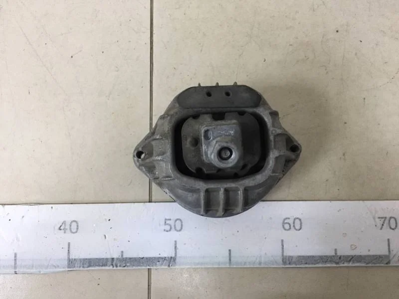 Опора двигателя правая BMW 3-series E90/E91 2005-2011