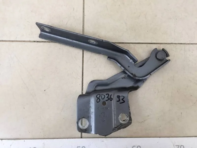 Петля капота правая Volkswagen Jetta (5K) 2011>