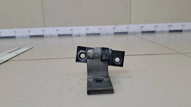 Петля двери передней правой верхняя BMW 5-series E60/E61 2003-2009