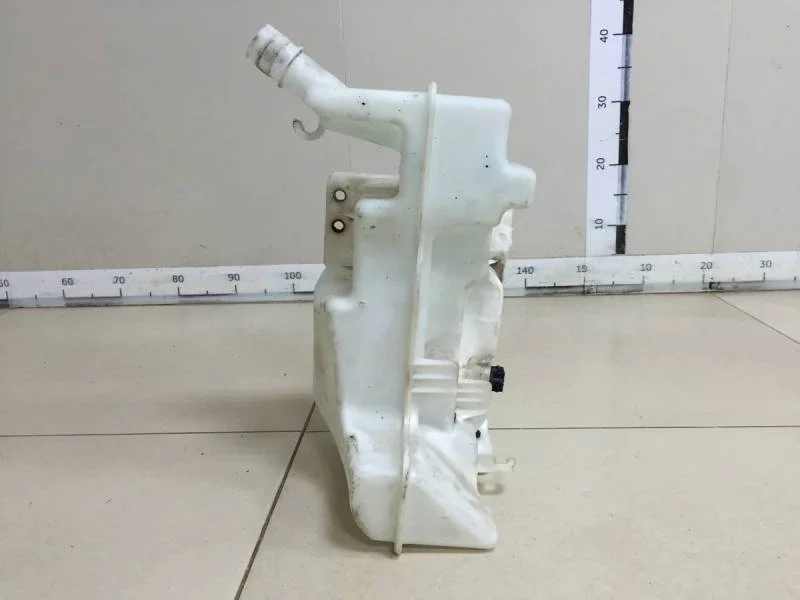 Бачок омывателя лобового стекла Volkswagen Jetta (5K) 2011>