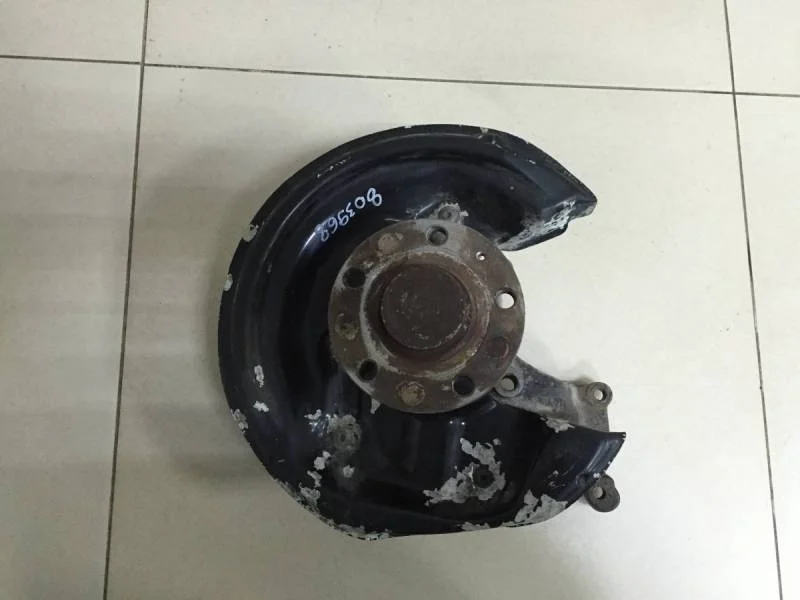 Кулак поворотный задний правый Volkswagen Jetta (5K) 2011>