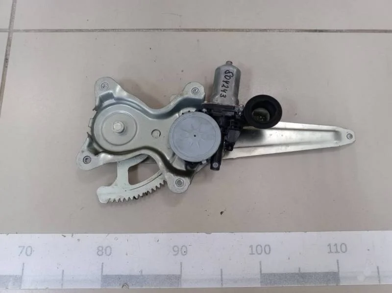 Стеклоподъемник электр. задний правый Toyota Rav 4 (A30) 2006-2013