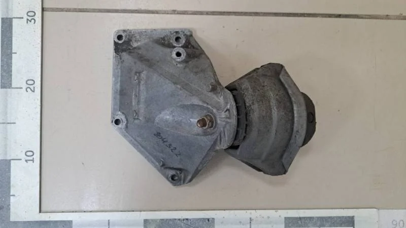 Опора двигателя левая BMW 5-series E60/E61 2003-2009