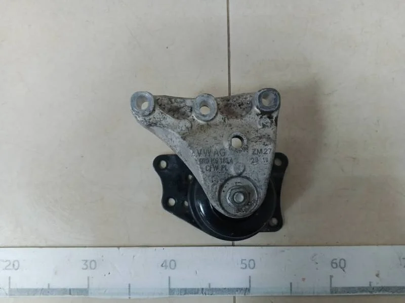Опора двигателя правая Volkswagen Polo (Sed RUS) 2011>