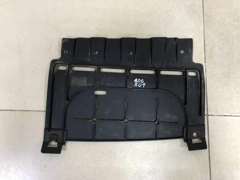 Направляющая заднего бампера BMW 3-series E92/E93 2006-2012