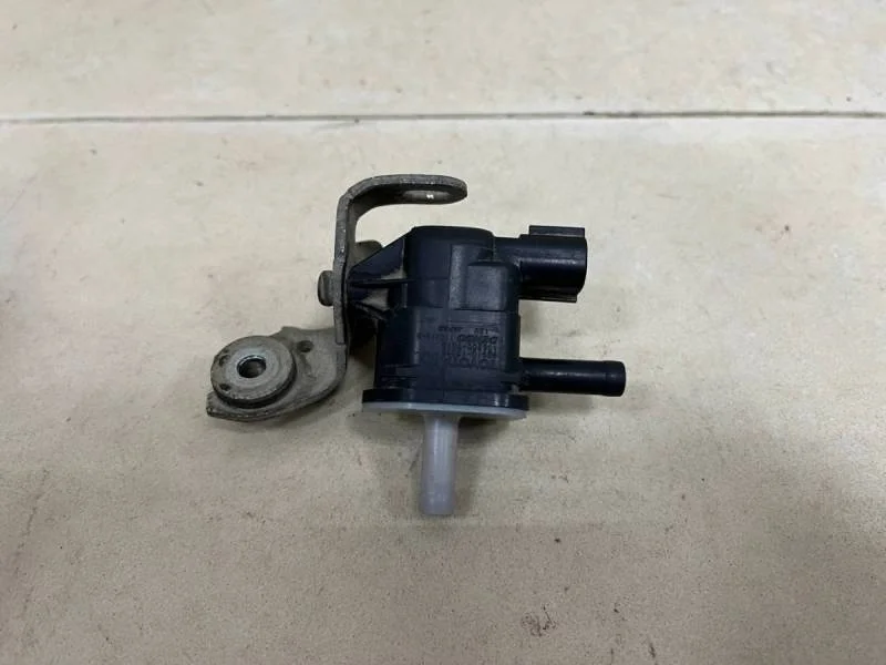 Клапан электромагнитный Toyota Corolla E150 2006-2013