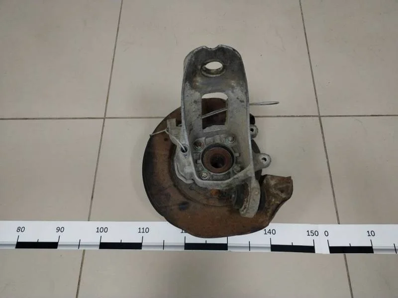 Кулак поворотный задний правый BMW X5 E53 2000-2007