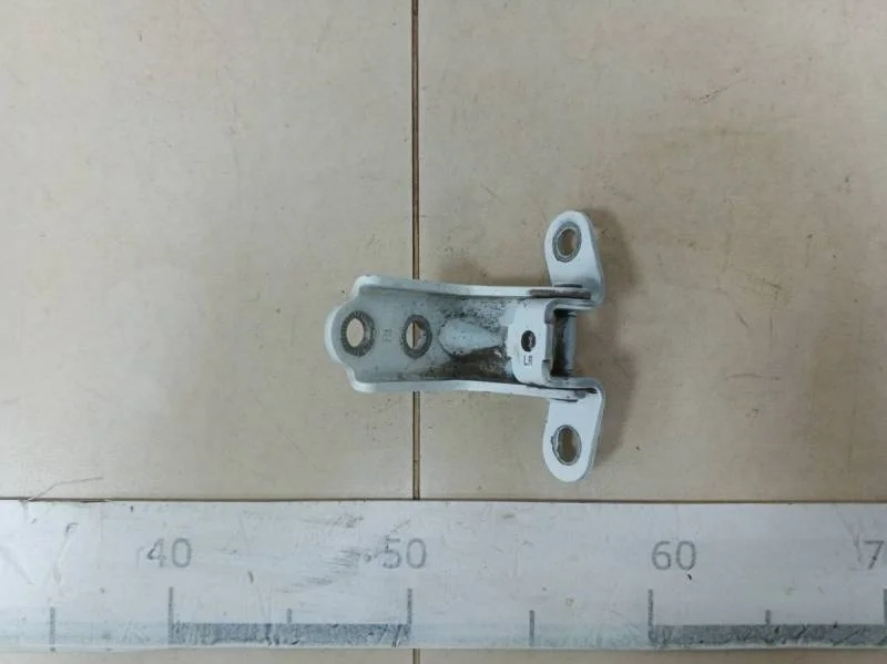 Петля двери задней правой нижняя Hyundai Solaris 2010-2017