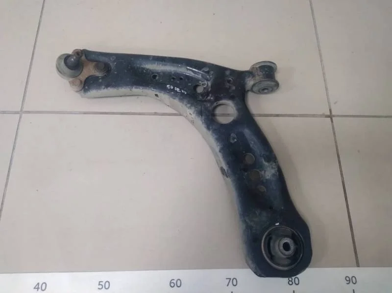 Рычаг передний левый Skoda Octavia (A7) 2013>