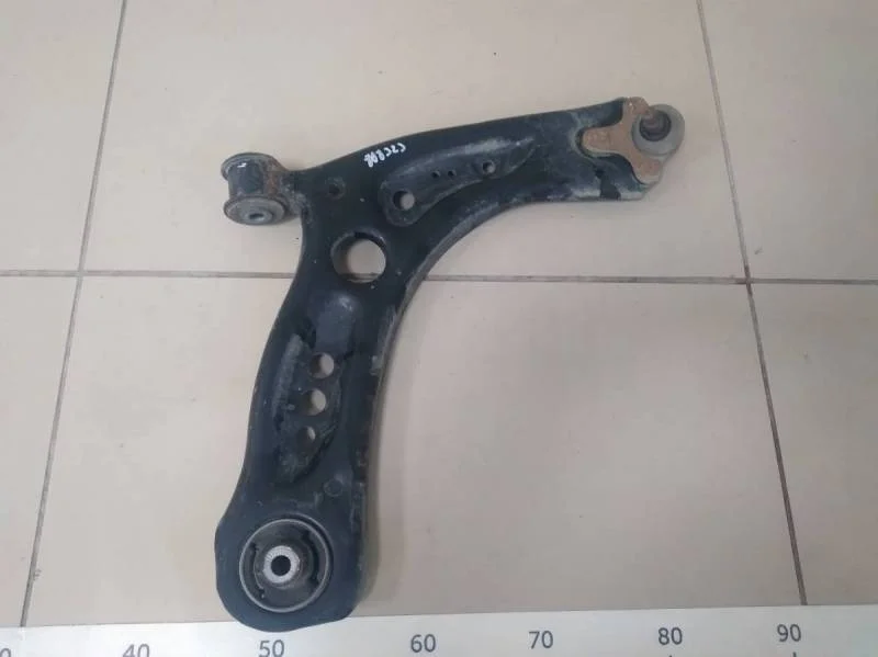 Рычаг передний правый Skoda Octavia (A7) 2013>