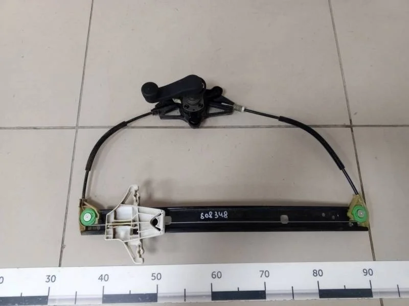 Стеклоподъемник механ. задний левый Skoda Octavia (A7) 2013>