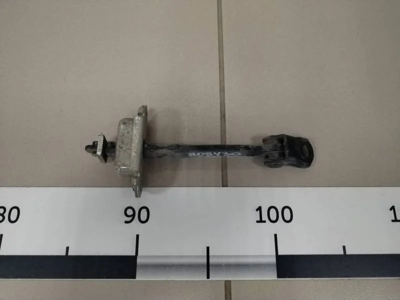 Ограничитель двери Nissan Qashqai (J10) 2006-2013