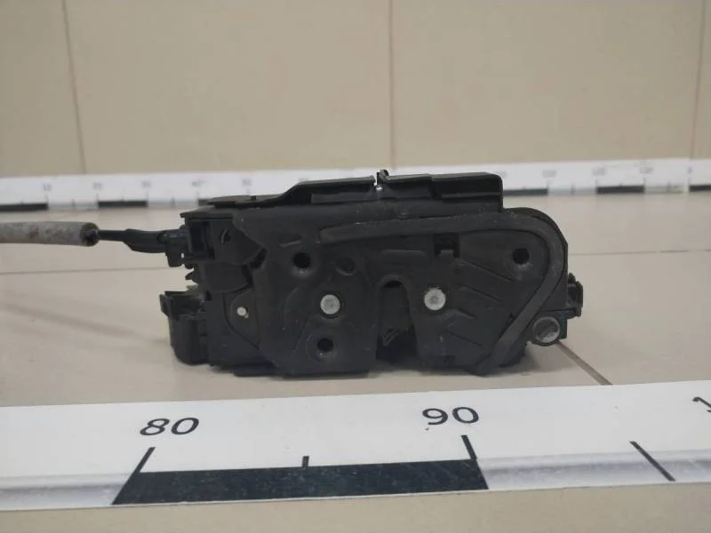 Замок двери задней левой Skoda Rapid 2019>