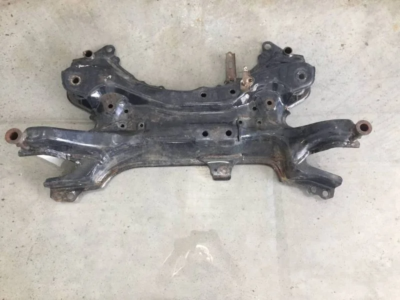 Балка подмоторная Toyota Corolla E150 2006-2013