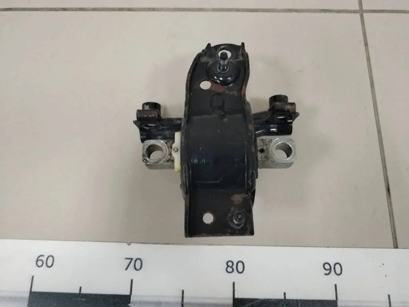 Опора КПП левая Volkswagen Polo (Sed RUS) 2011>