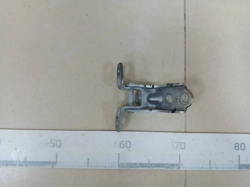 Петля двери задней правой нижняя Hyundai Solaris 2010-2017