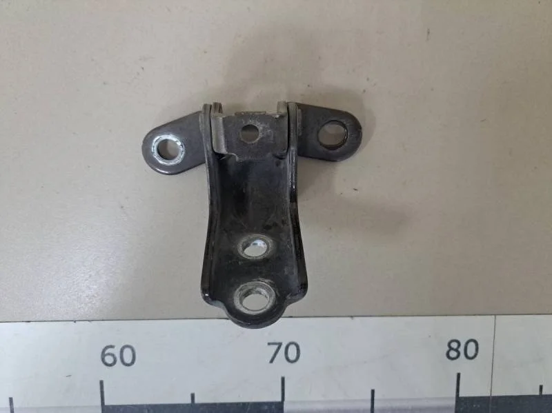 Петля двери задней правой нижняя Hyundai Solaris 2010-2017