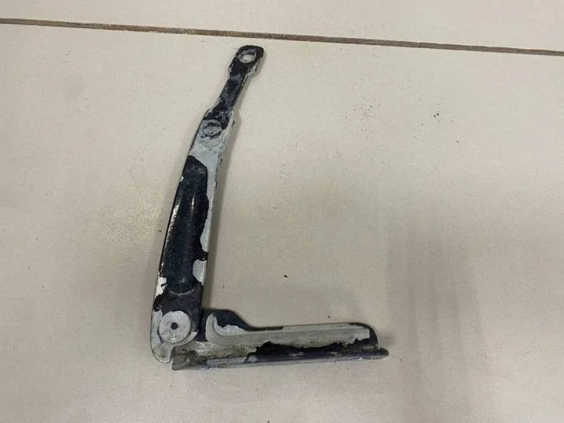 Петля капота левая Renault Duster 2012>