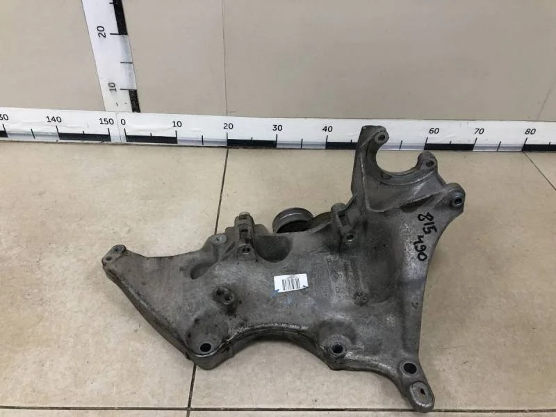 Кронштейн генератора Nissan Terrano (D10) 2014>