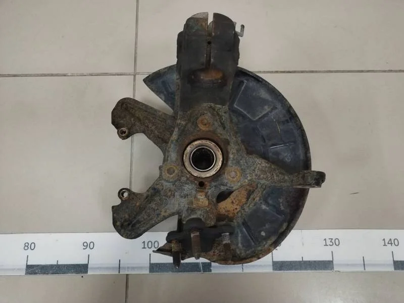 Кулак поворотный передний правый Volkswagen Golf Plus 5 2005-2014