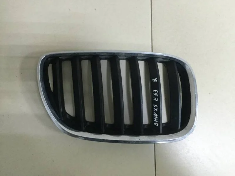 Решетка радиатора правая BMW X5 E53 2000-2007