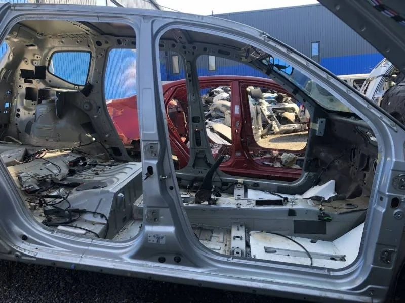 Порог со стойкой правый Renault Duster 2012>