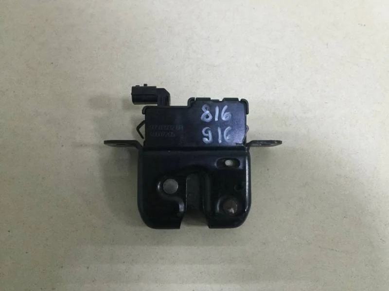 Замок багажника Renault Duster 2012>