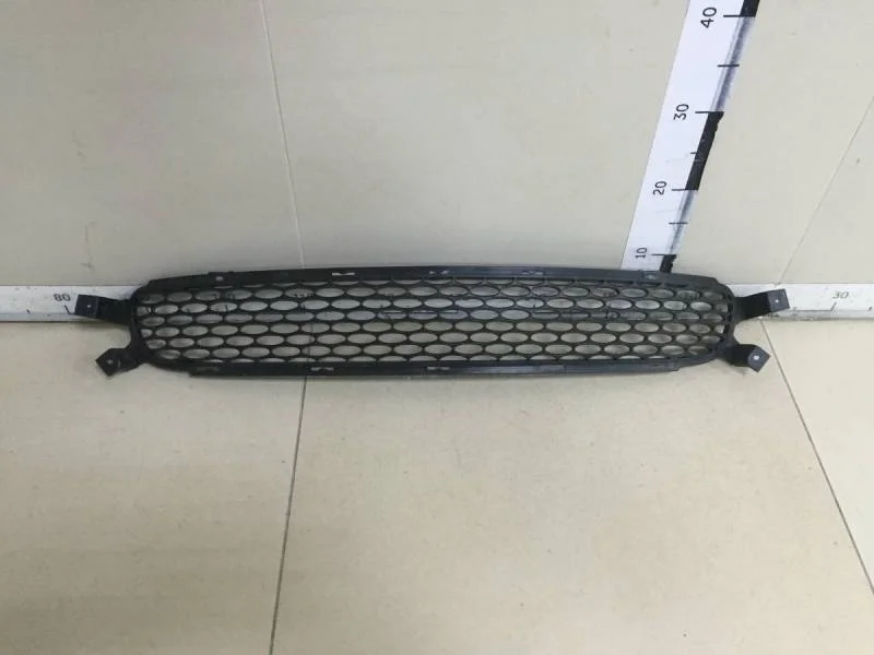 Решетка в бампер центральная Kia Cerato (LD) 2004-2008