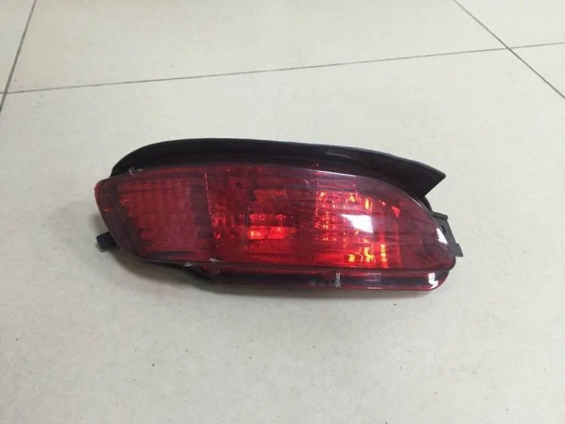 Фонарь задний в бампер левый Lexus RX 300/330/350/400h (XU30) 2003-2009
