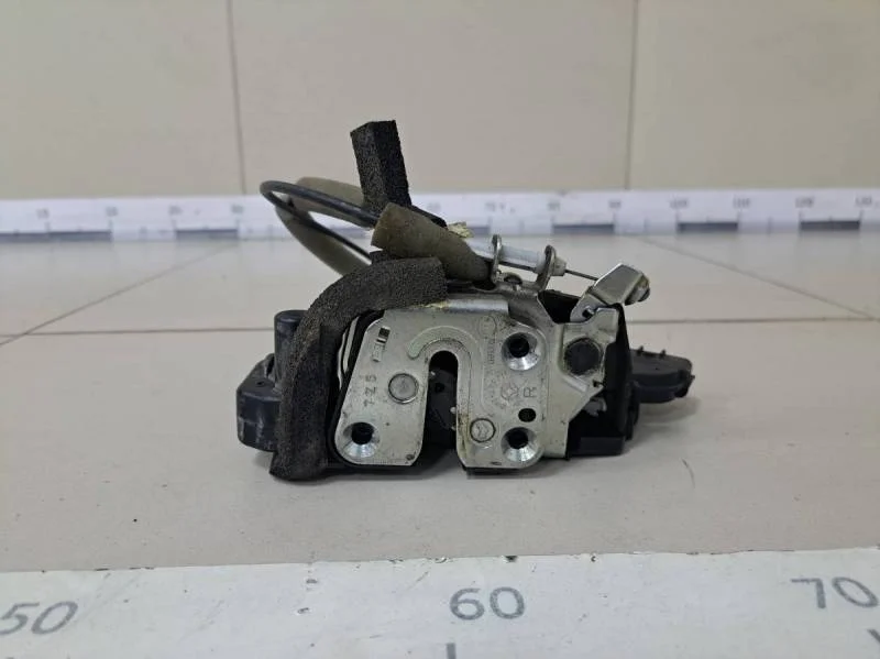 Замок двери передней правой Nissan X-Trail (T31) 2007-2014