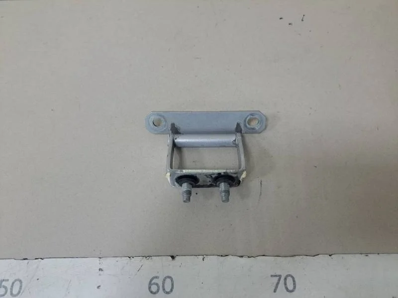 Петля двери багажника Nissan X-Trail (T31) 2007-2014