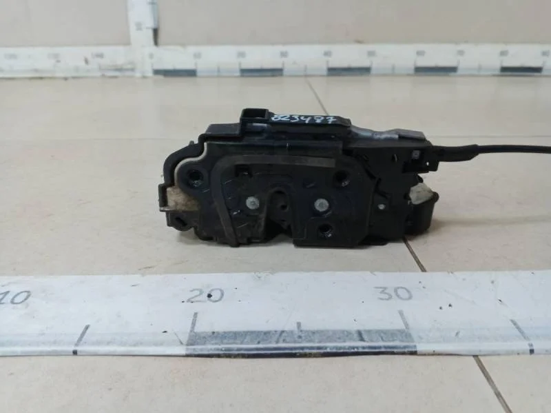 Замок двери задней правой Skoda Octavia (A7) 2013>