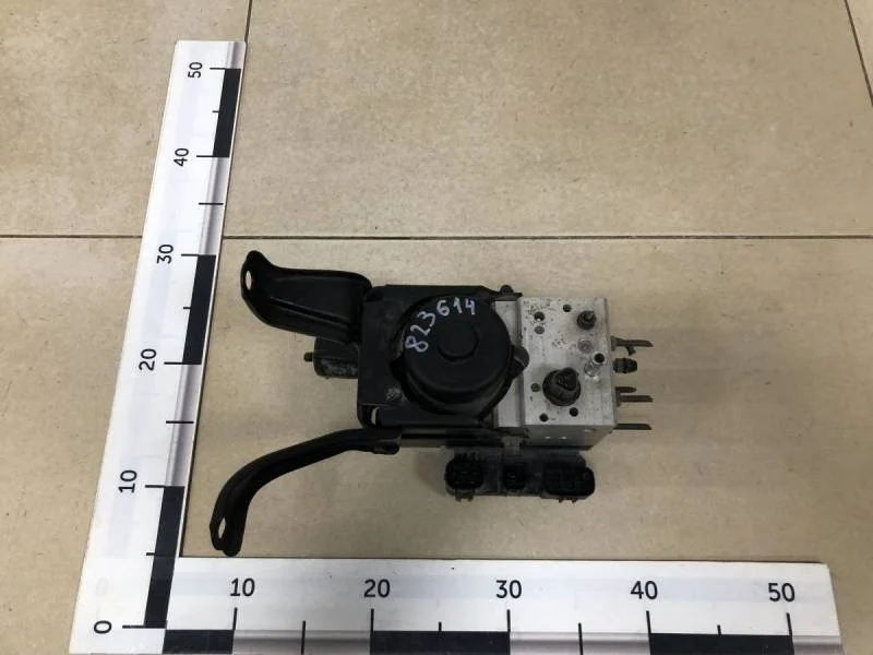 Блок ABS (насос) Lexus RX 300 (XU10) 1997-2003
