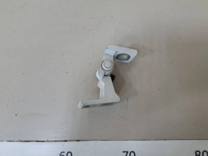 Петля двери Volkswagen Polo (Sed RUS) 2011>