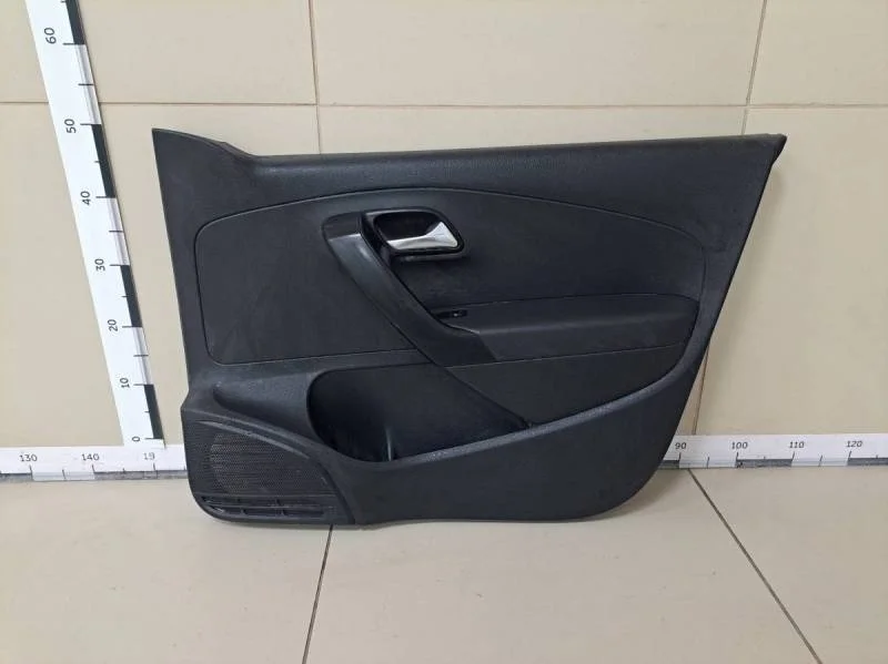 Обшивка двери передней правой Volkswagen Polo (Sed RUS) 2011>