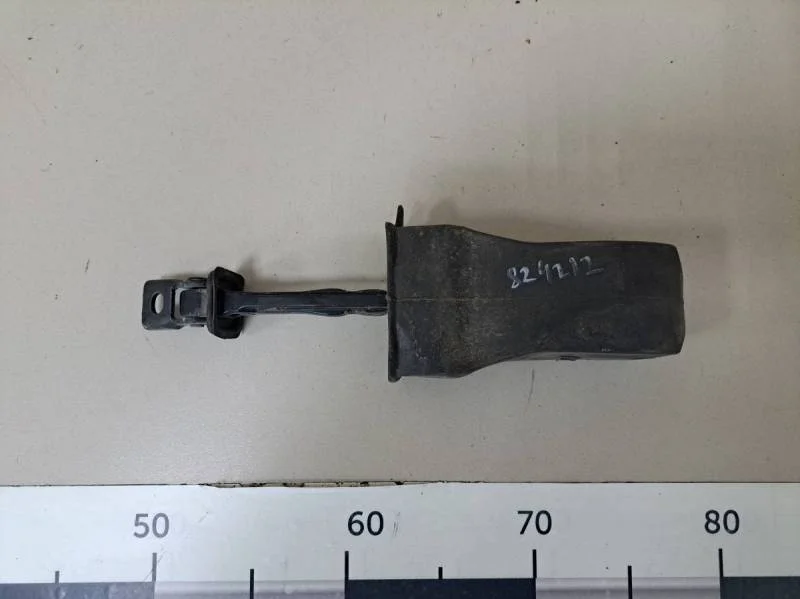 Ограничитель двери Volkswagen Polo (Sed RUS) 2011>