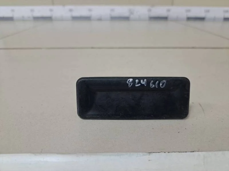 Кнопка открывания багажника Skoda Octavia (A5 1Z-) 2004-2013